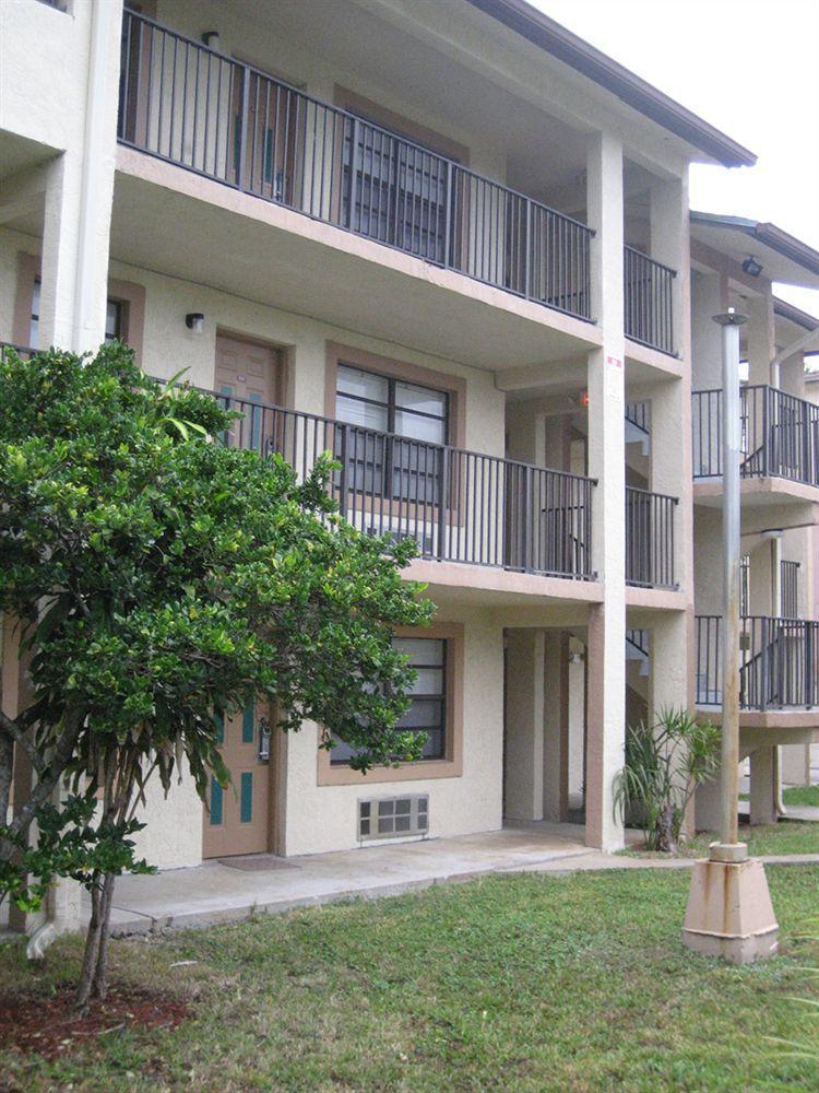 Homing Inn - Boynton Beach Bagian luar foto